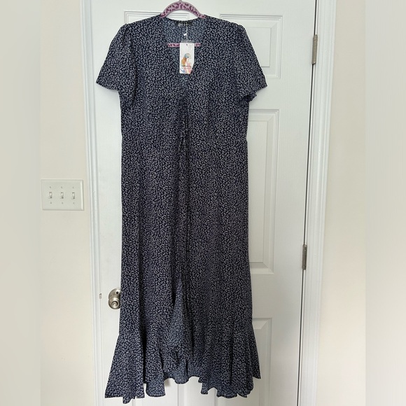 Pretty Garden Floral Print Wrap Dress - Picture 8 of 11